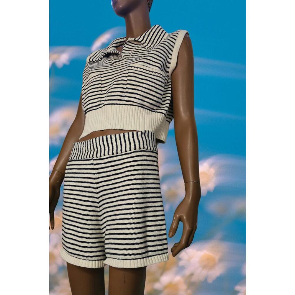2 piece set knit cider shirt with collar and shorts striped size L